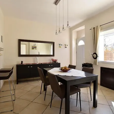 Holiday home Margaillan - Parking - Jardin - Clim Arles