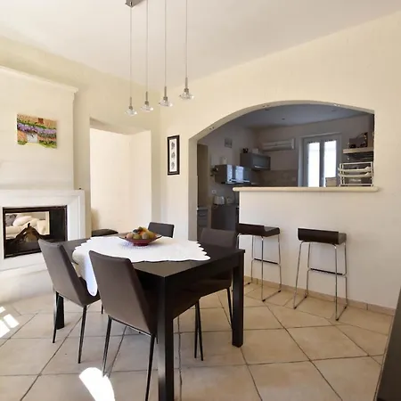 Holiday home Margaillan - Parking - Jardin - Clim Arles